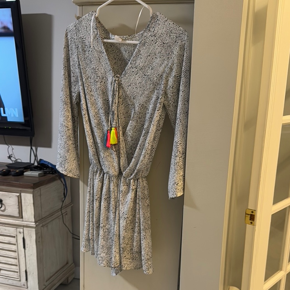 Surf Gypsy tassel Beach romper 
Size small 

Bottom is lined